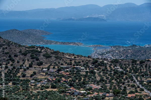 Fototapeta picturesque landscape with a view of the mountains and the sea on the island of Crete