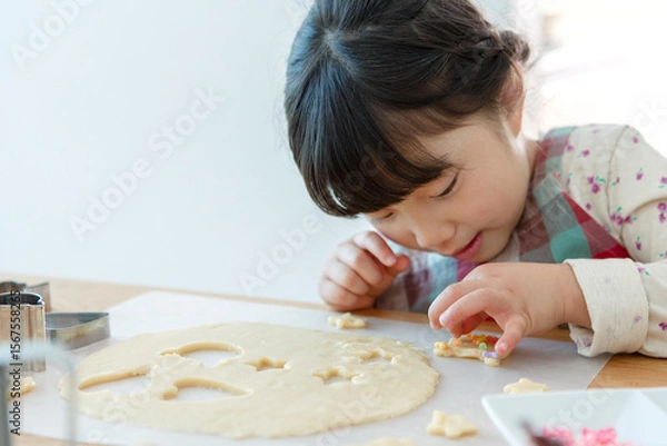 Obraz クッキーを作る女の子