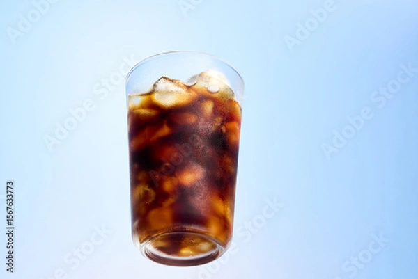 Obraz 氷入りグラスのアイスコーヒー