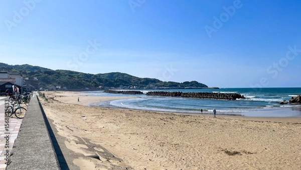 Obraz 青空広がる波津海岸の昼景