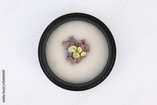 Fototapeta Seolleongtang A Bowl of Creamy, Flavorful Korean Beef Soup