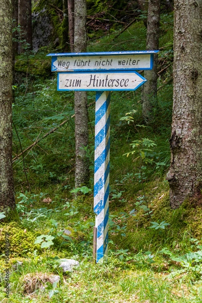 Obraz Wegweiser am Hintersee in den Alpen bei Berchtesgarden in Deutschland