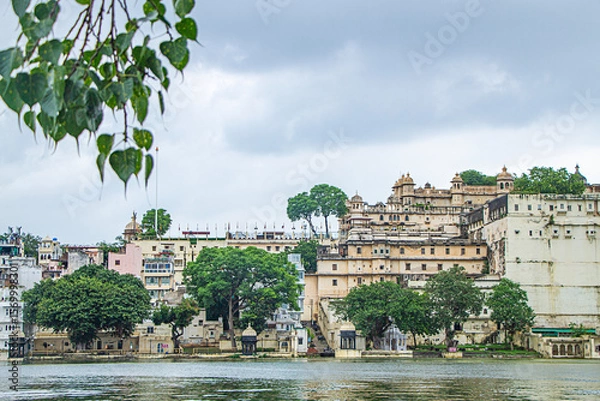 Obraz Udaipur, is a city of palaces and lakes, formerly capital of the Mewar kingdom, is a city in state of Rajasthan in india. it was founded by Maharana Udai Singh II in the year 1559