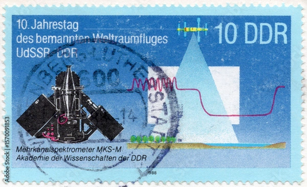 Fototapeta Multichannel spectrometer MKS-M Academy of Sciences of the GDR on a 1988 DDR postage stamp.