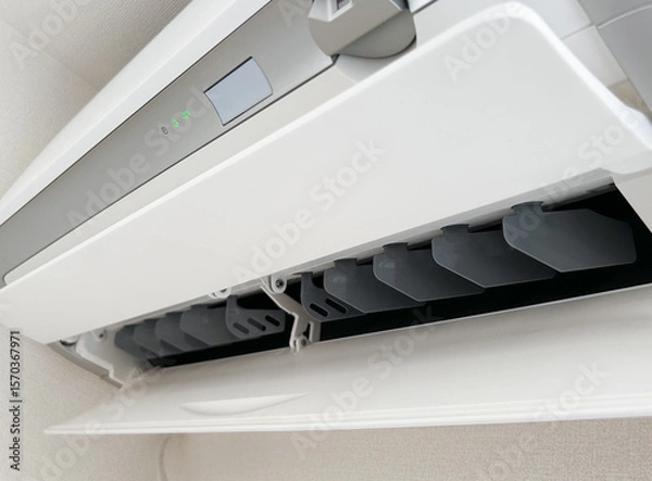 Obraz 壁掛けエアコンの吹き出し口　ルーバー