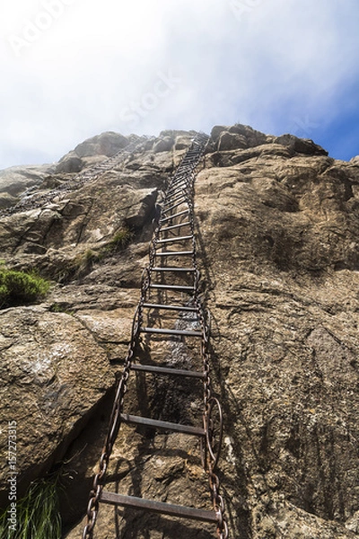 Obraz Dangerous chain ladders on the Sentinel Hike, Drakensberge, South Africa