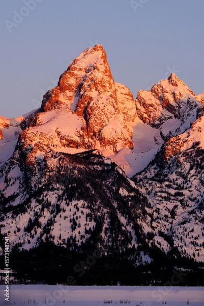 Obraz Sunrise on Teton Mountain Range in Wyoming Alpen Glow Orange and Pink on Rugged Mountains