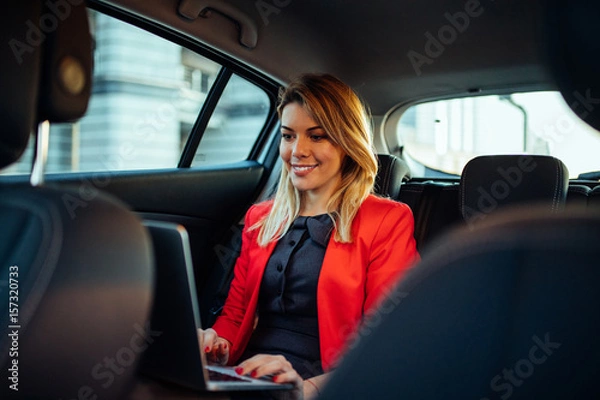 Fototapeta Working while traveling