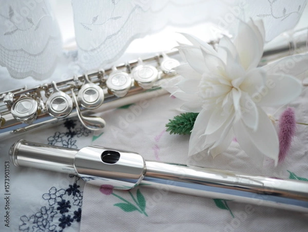 Obraz 窓辺のフルート