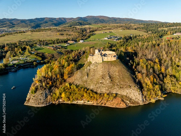 Fototapeta Ruins of medieval castle in Czorsztyn, Poland. Aerial view in fall