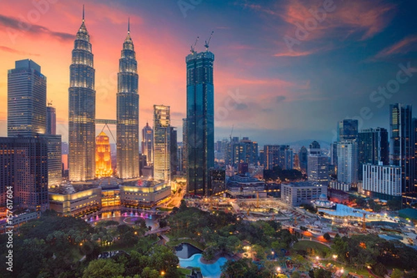 Obraz na wymiar Kuala Lumpur. Pejzażu miejskiego wizerunek Kuala Lumpur, Malezja podczas zmierzchu.