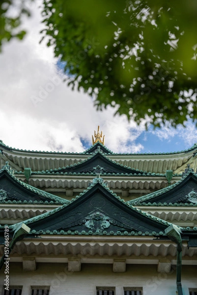 Fototapeta 古城の瓦と青空