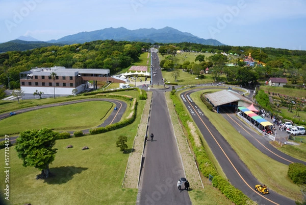 Fototapeta 霧島が丘公園の塔から見た園内眺望
