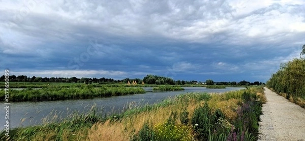 Obraz ścieżka rowerowa woda jezioro
