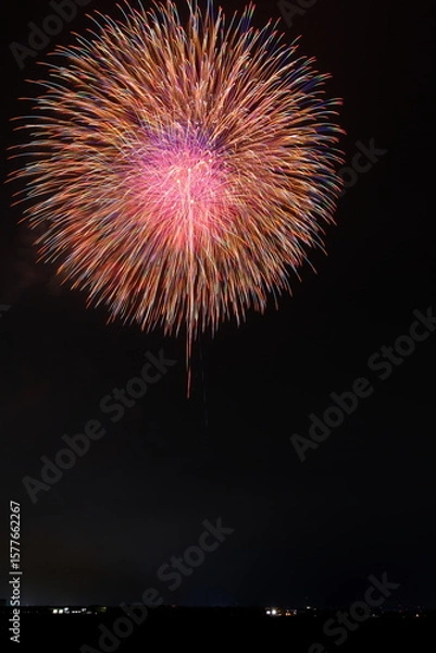 Fototapeta 夏の夜空に咲く大輪の花火
