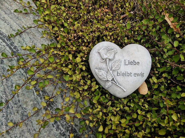 Obraz Ein Herz am Grab mit Inschrift