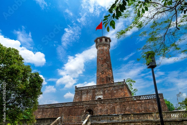 Fototapeta Hanoi Flagpole, also known as Hanoi Flag Tower, is a tower-like structure built at the same time as Hanoi Citadel during the Nguyen Dynasty.