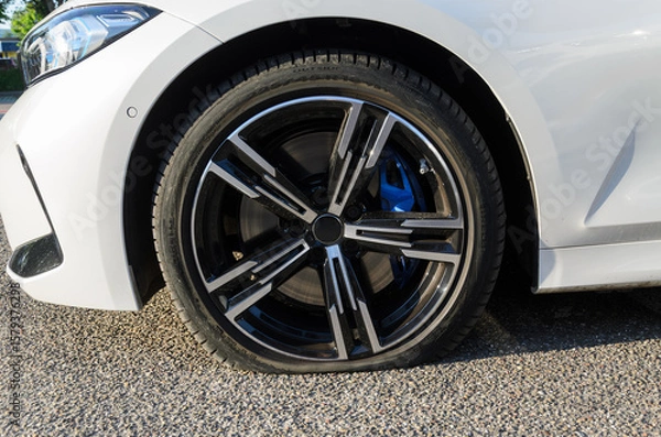 Obraz Flat Tire White Car Front