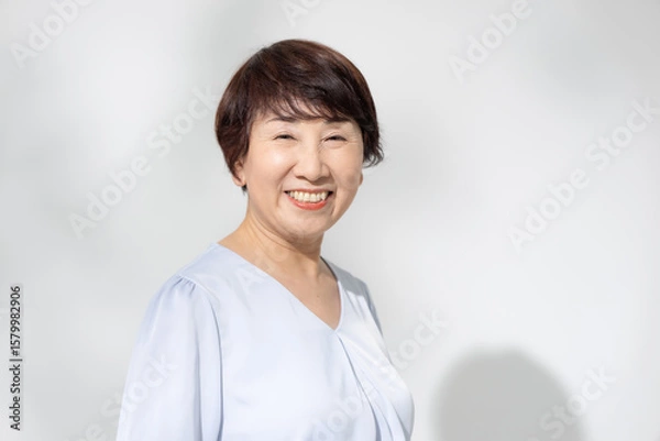 Fototapeta 笑顔のシニア女性