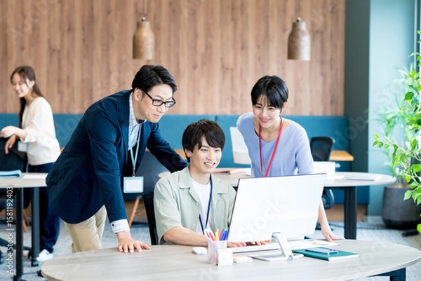 Obraz オフィスで働くビジネスパーソン