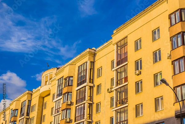 Obraz the sunny building