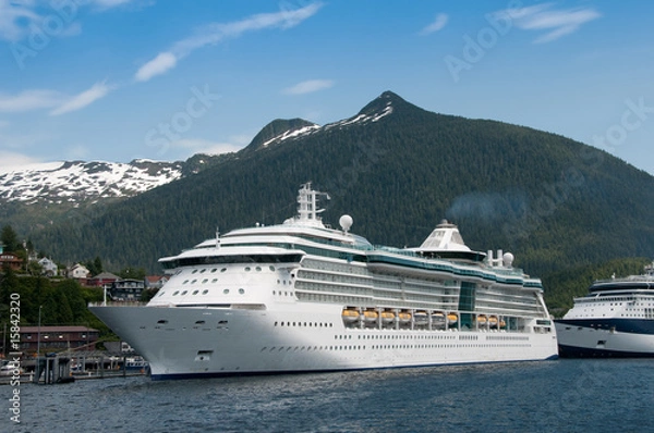 Obraz Cruise ship sailing in Alaska