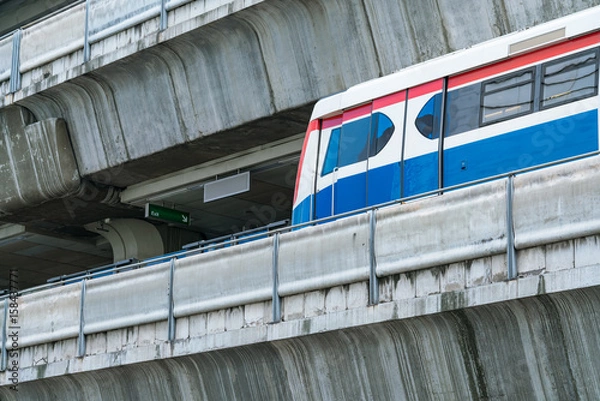 Obraz Kolej jednoszynowa na moście - Sky Train.