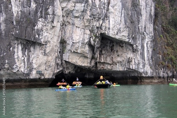 Obraz ベトナムハロン湾のルオン洞窟風景