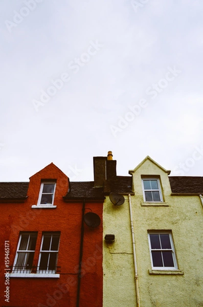 Obraz colorful semi-detached house in scotland, isle of skye