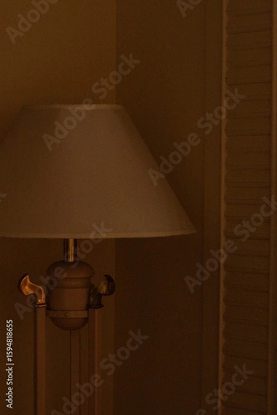 Obraz lamp on the table in the hotel room