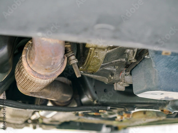 Obraz エンジンルーム下部からのオイル漏れ