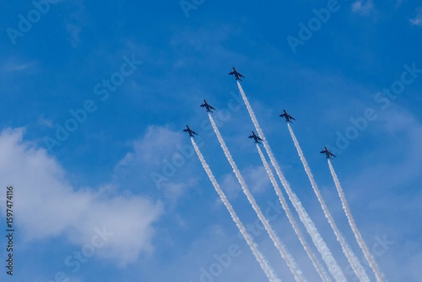 Fototapeta ブルーインパルス大阪上空を駆け巡る