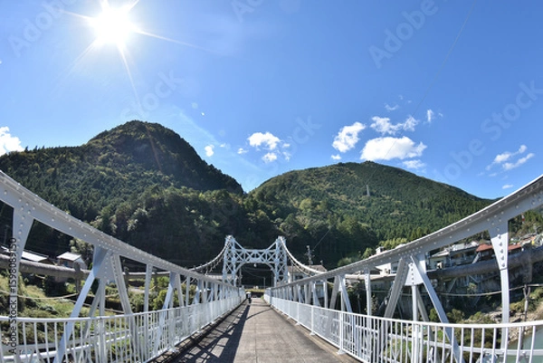 Obraz 青空に映える白川橋