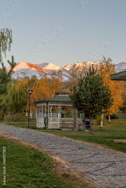 Fototapeta Autumn in a park in Erzurum, Turkey