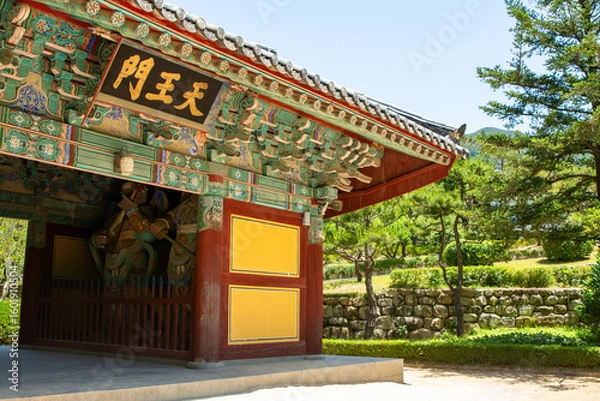 Obraz Buddhist temple entrance