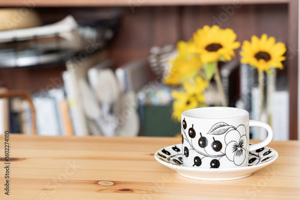Fototapeta フィンランドの食器,北欧のインテリア,ひまわり,花