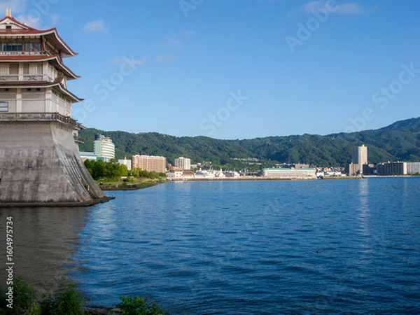 Obraz 晴れた日の滋賀県の大津市の浜大津の美しい景色