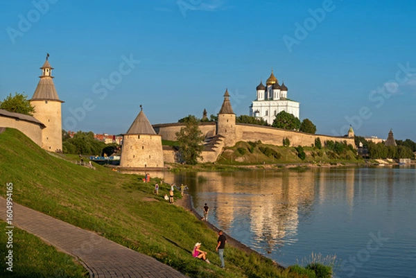 Obraz Pskov Krom (Pskov Kremlin) on a summer evening