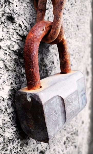 Fototapeta background door lock and iron piece, round ornament