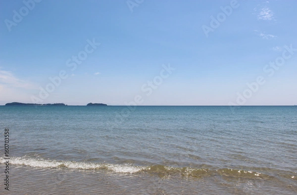 Fototapeta 海と砂浜と青空