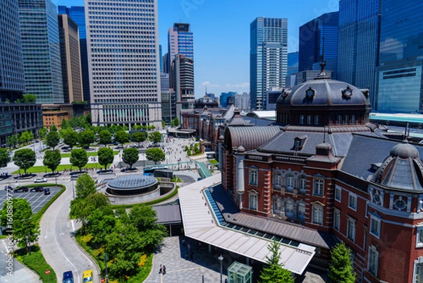Obraz 上空から見た晴れた日の午前中の東京駅
