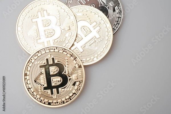Obraz Golden bitcoin isolated on white background
