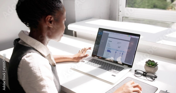 Fototapeta The Accountant Used E-invoice Software