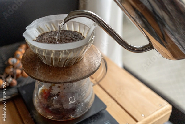 Obraz ホットコーヒーをハンドドリップで淹れる