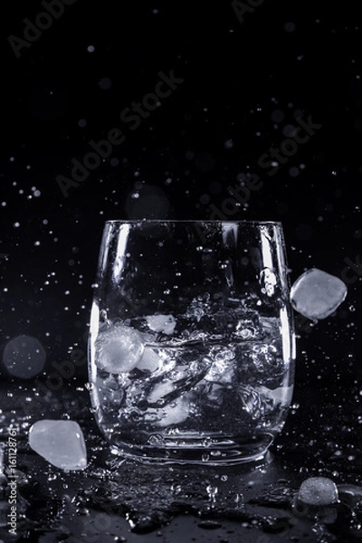 Obraz Glas with ice water splash