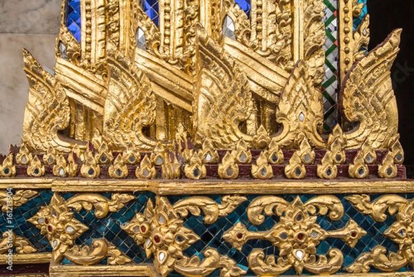 Obraz Thai motifs on the walls of the church in Wat Kalayanamitr in Bangkok Thailand