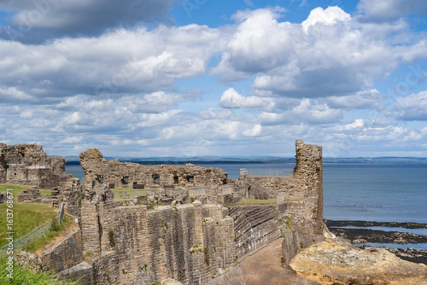 Obraz The ruins of St. Andrews castle in Fife	