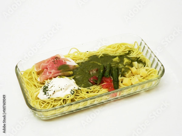 Obraz 冷製パスタ　生ハムとバジルソース