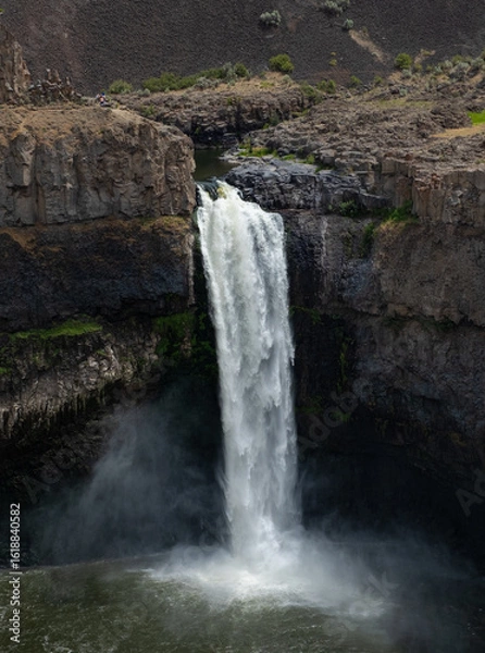 Obraz waterfall on the rocks