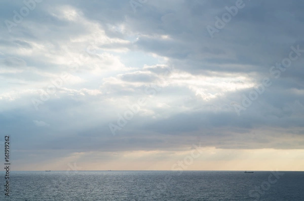 Obraz 光が差す海